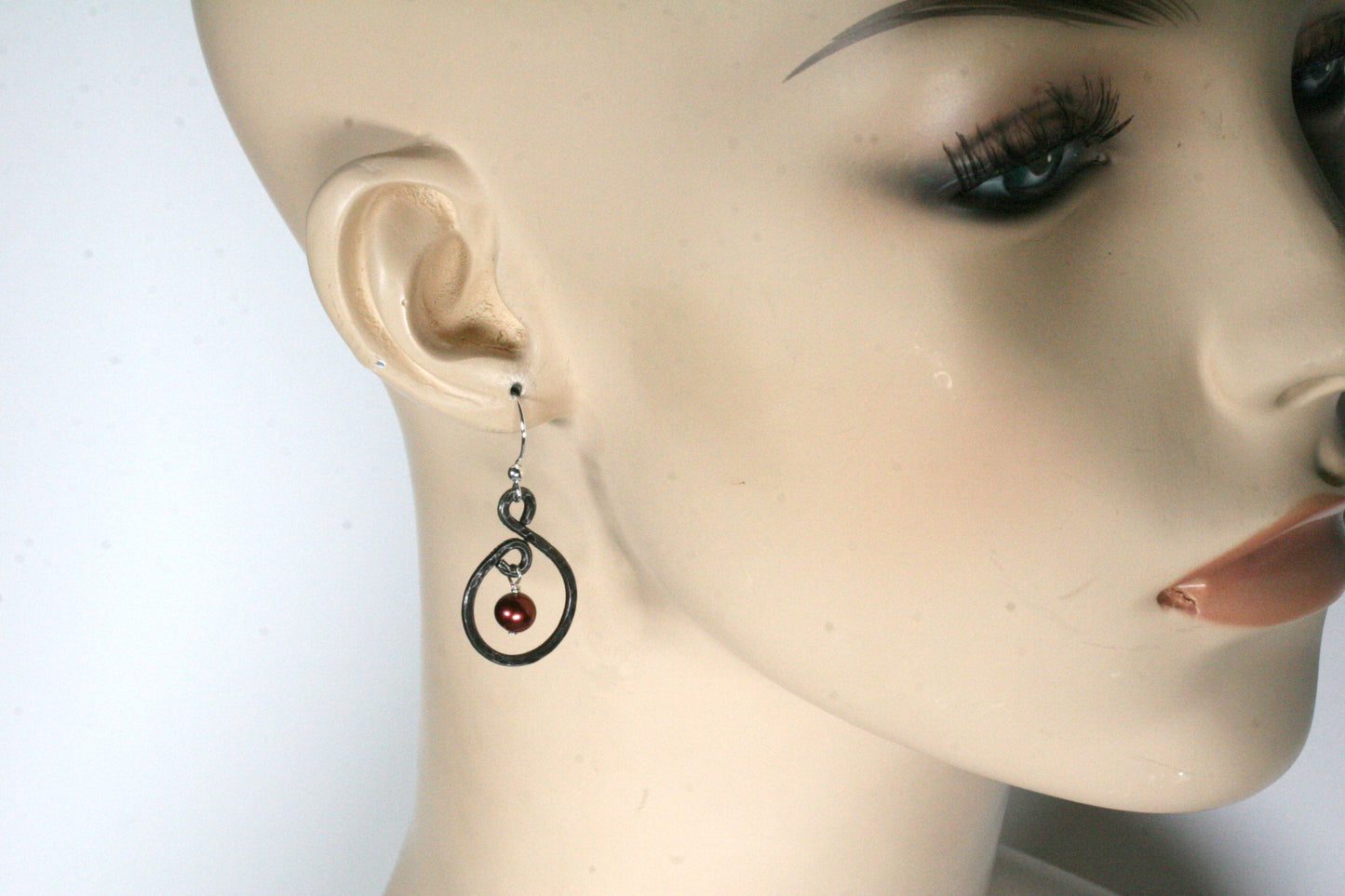 Small Iron Hoop Earrings with Wine Color Iridescent Pearl