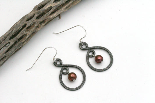 Small Iron Hoop Earrings with Wine Color Iridescent Pearl