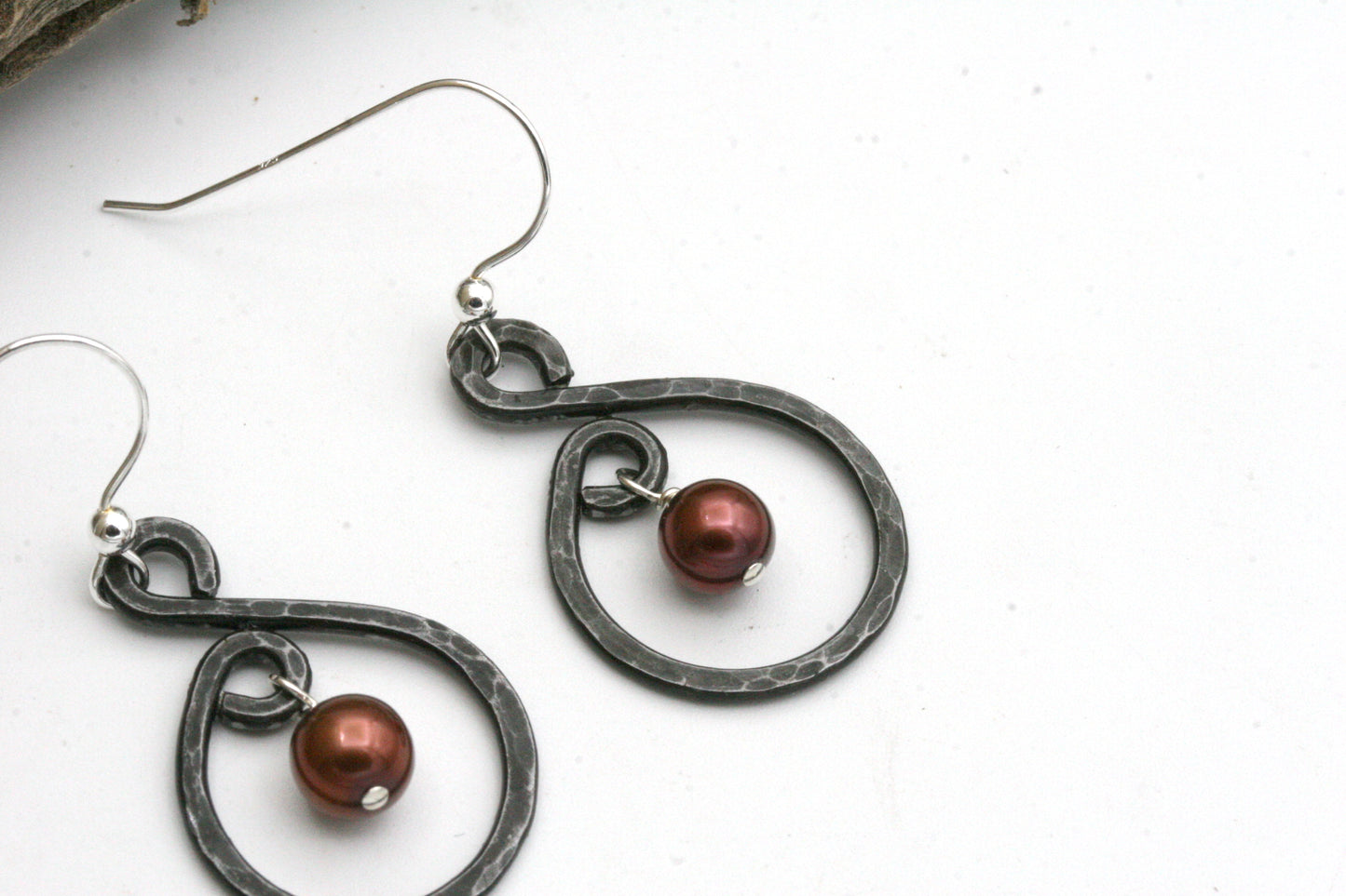Small Iron Hoop Earrings with Wine Color Iridescent Pearl