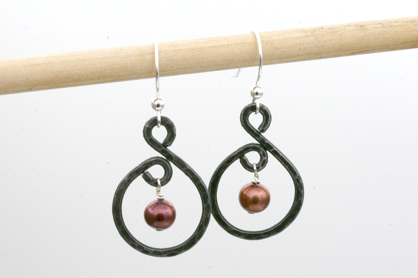 Small Iron Hoop Earrings with Wine Color Iridescent Pearl