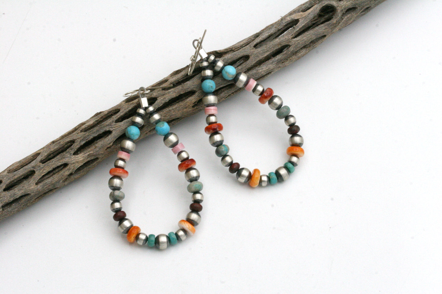 Boucles d'oreilles créoles Navajo Pearl avec huître épineuse et turquoise, argent sterling, style Sundance, boucles d'oreilles bohèmes turquoise, boucles d'oreilles colorées